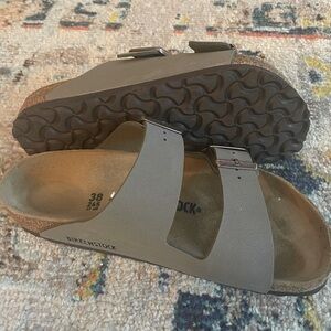 Size 38 /245, US L 7 Birkenstocks, stone